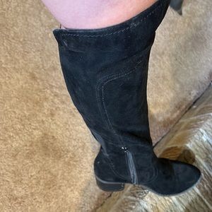 Black Suede Knee boots. Super cute with leather fringe tassel on outside.